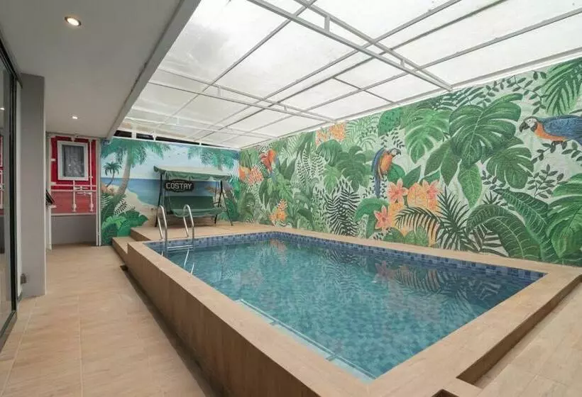 Hotelli Reddoorz Near Lembang Park & Zoo