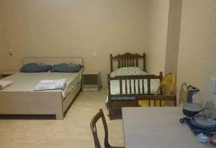 پانسیون Guest House Econom