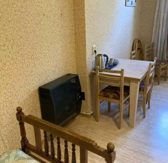 پانسیون Guest House Econom