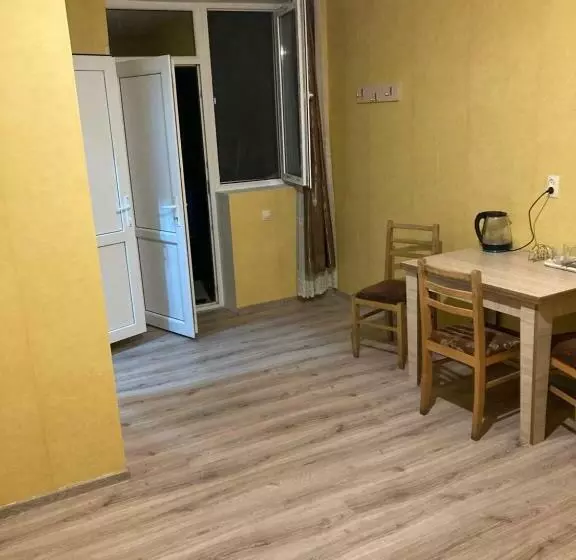 پانسیون Guest House Econom