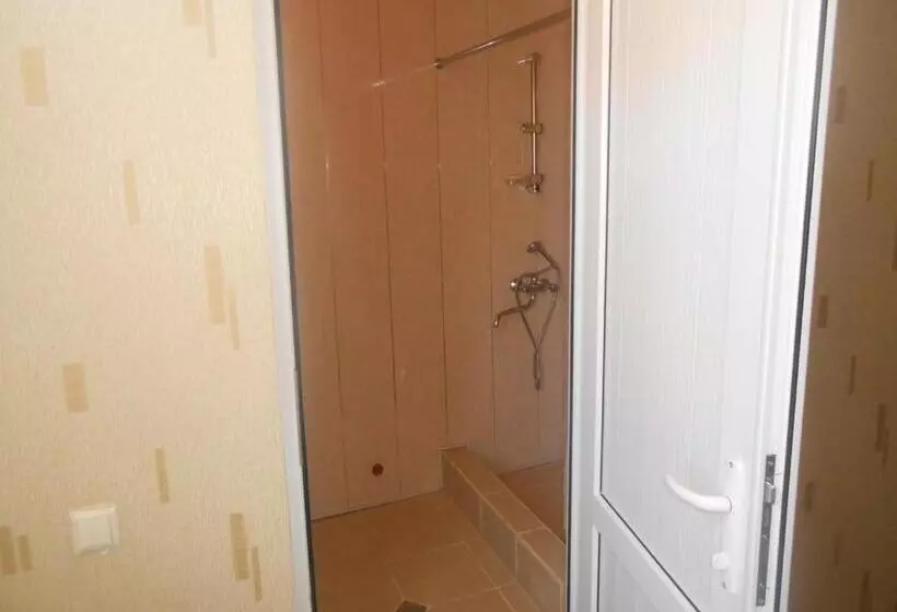 پانسیون Guest House Econom