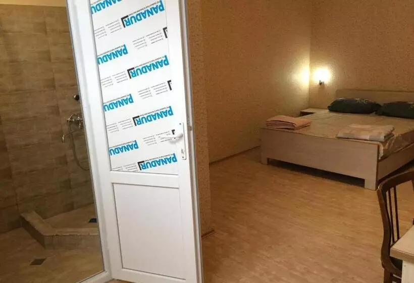 پانسیون Guest House Econom