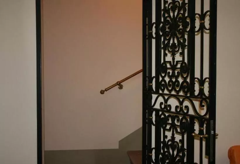 ペンション Palazzo Franza Musarò