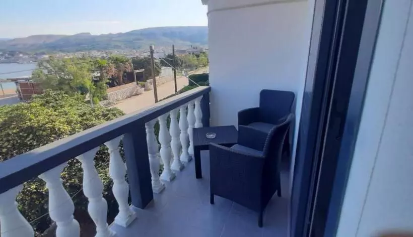 پانسیون Rooms & Apartments Kaurloto