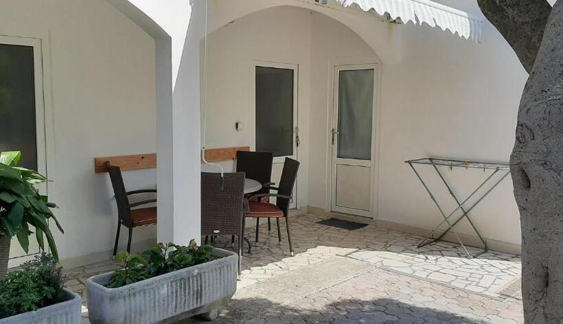 پانسیون Rooms & Apartments Kaurloto