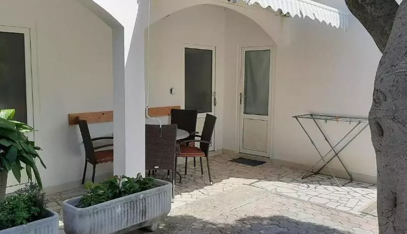 پانسیون Rooms & Apartments Kaurloto