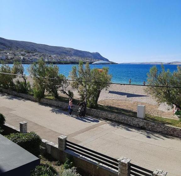 پانسیون Rooms & Apartments Kaurloto