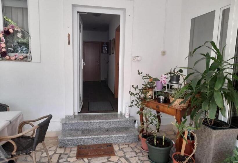 پانسیون Rooms & Apartments Kaurloto