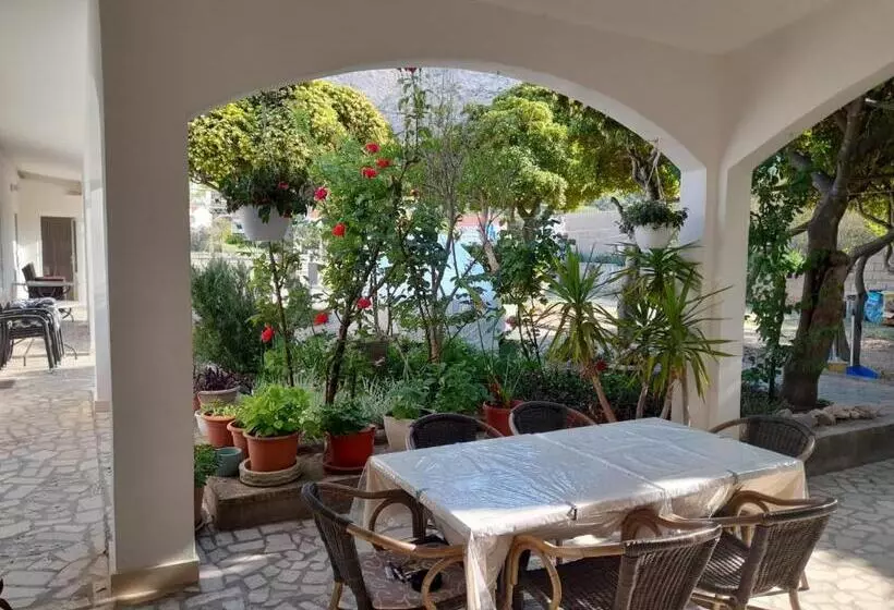 پانسیون Rooms & Apartments Kaurloto