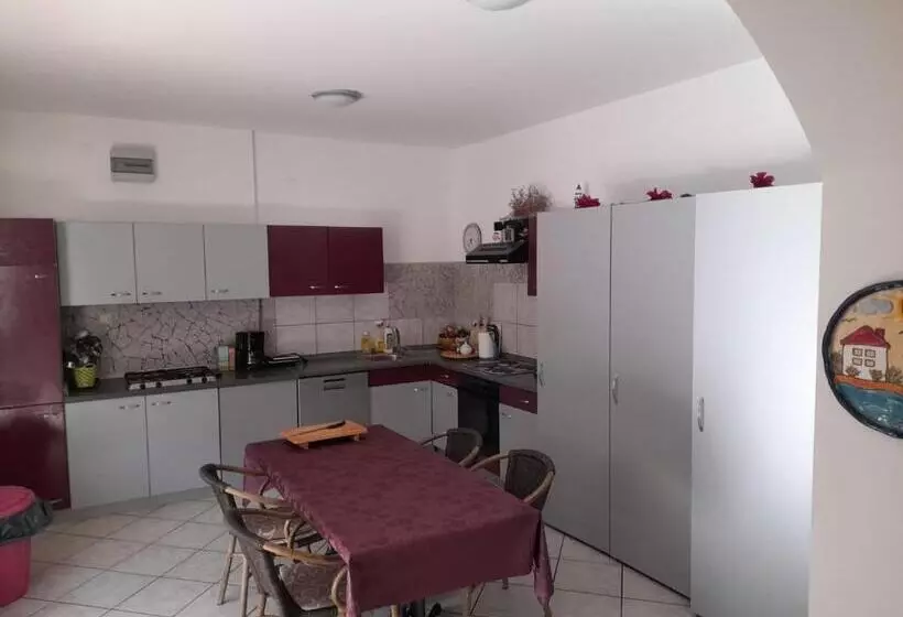 پانسیون Rooms & Apartments Kaurloto