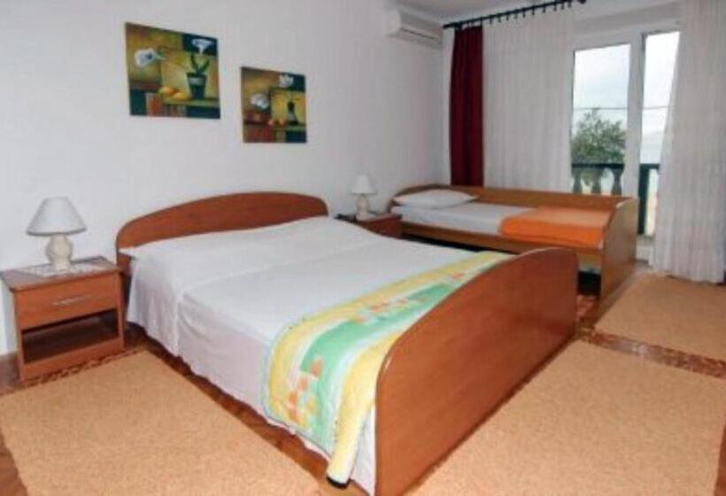 پانسیون Rooms & Apartments Kaurloto