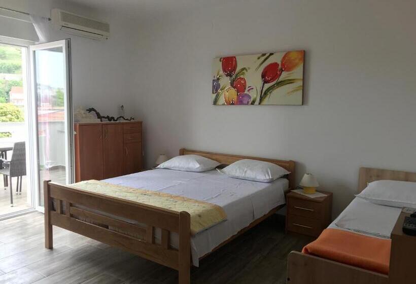 پانسیون Rooms & Apartments Kaurloto