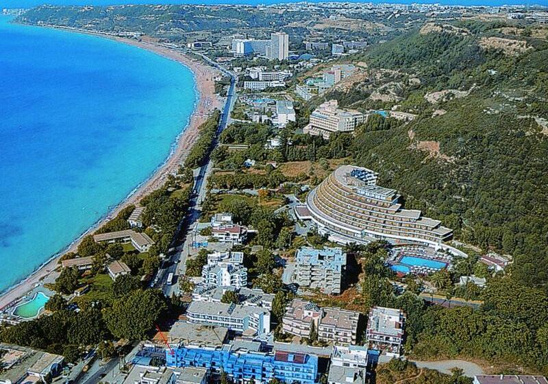 Отель Caravel Apartment