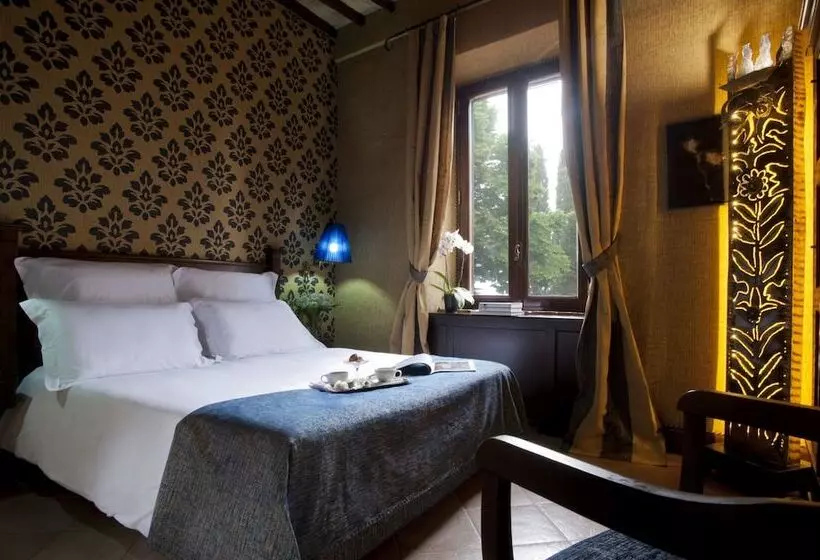 ホテル Castel Porrona Relais & Spa