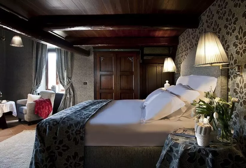 ホテル Castel Porrona Relais & Spa