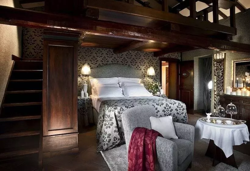 ホテル Castel Porrona Relais & Spa