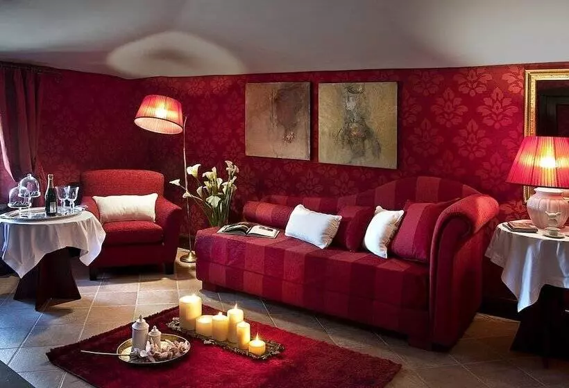 ホテル Castel Porrona Relais & Spa