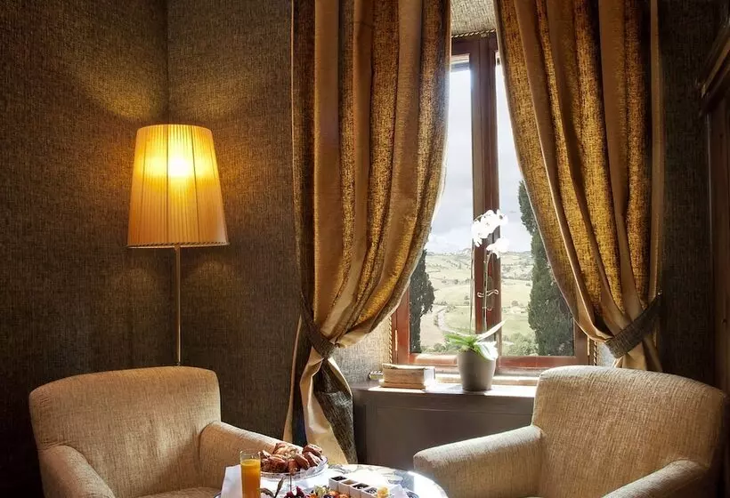 ホテル Castel Porrona Relais & Spa