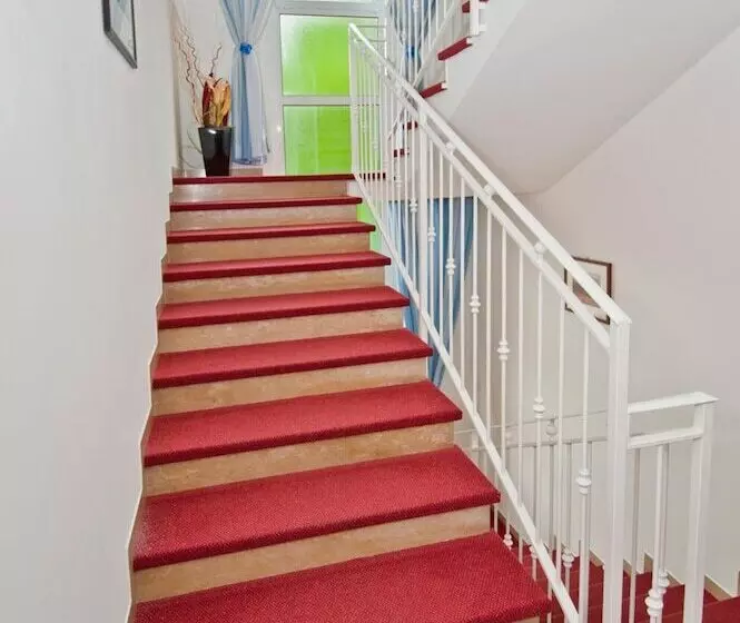 בית מלון כפרי Chery