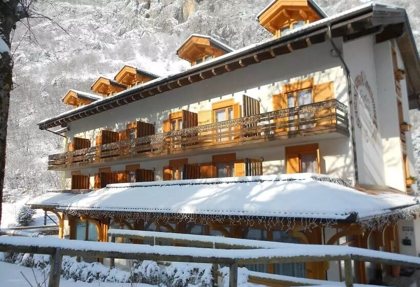 Отель Garni Lago Nembia