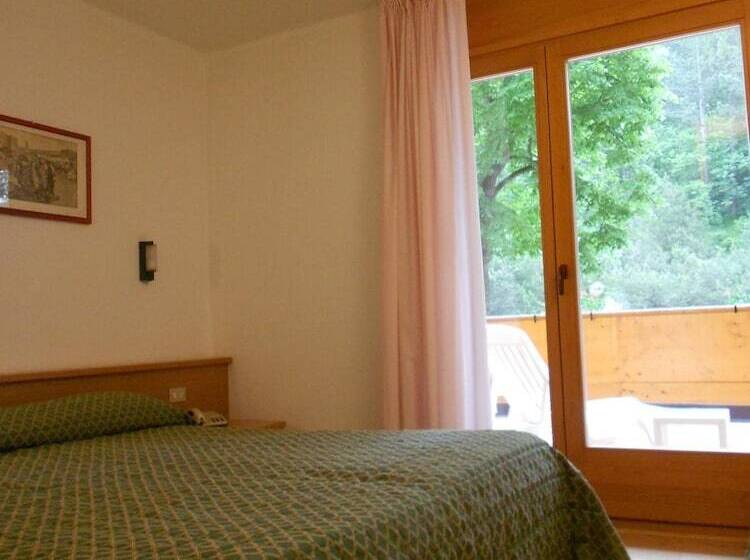 ホテル Garni Lago Nembia