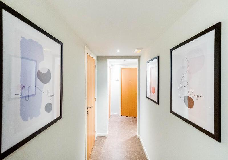 Отель Hostal Athenas