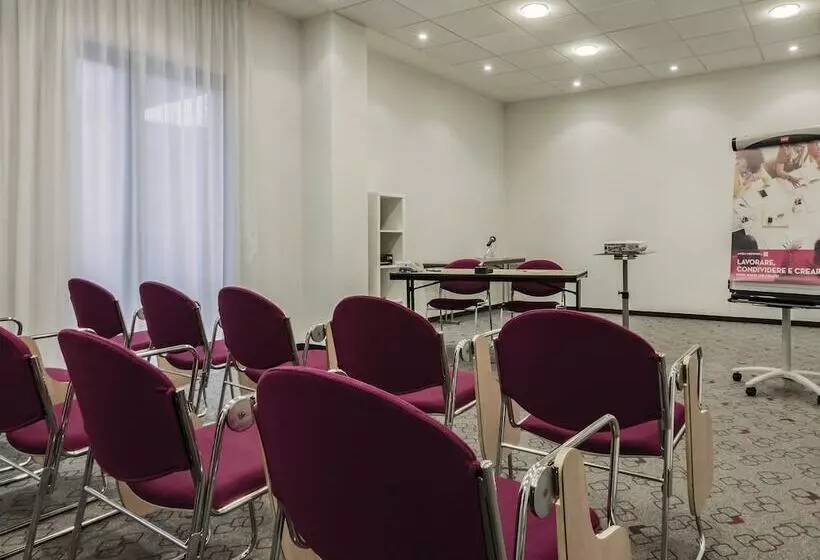 Отель Ibis Milano Malpensa