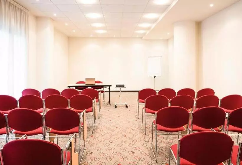 Отель Ibis Milano Malpensa