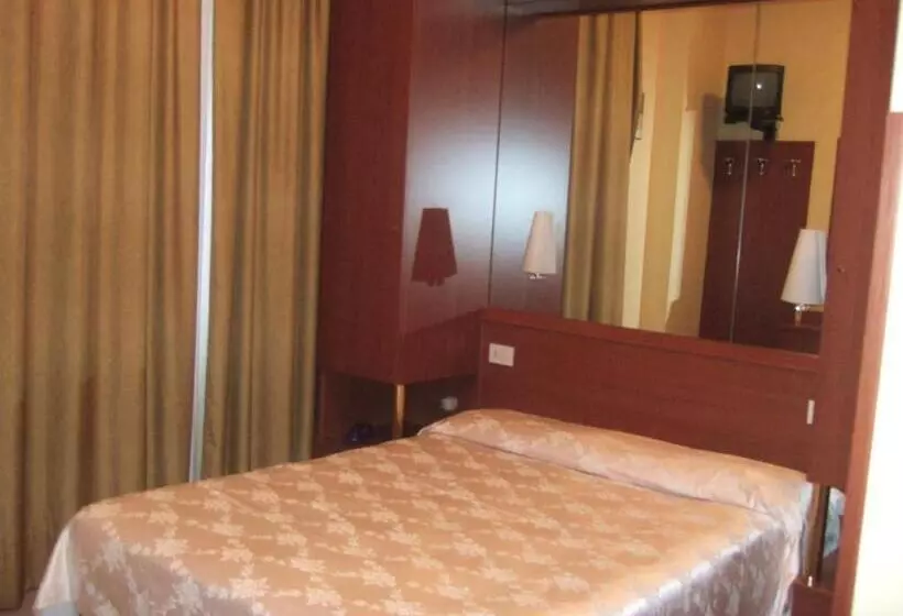 Отель Innocenti