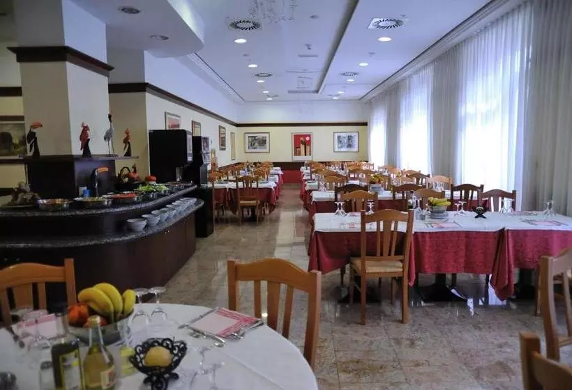 Отель Innocenti