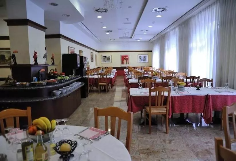 Отель Innocenti