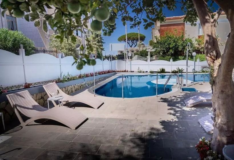 Отель La Pergola