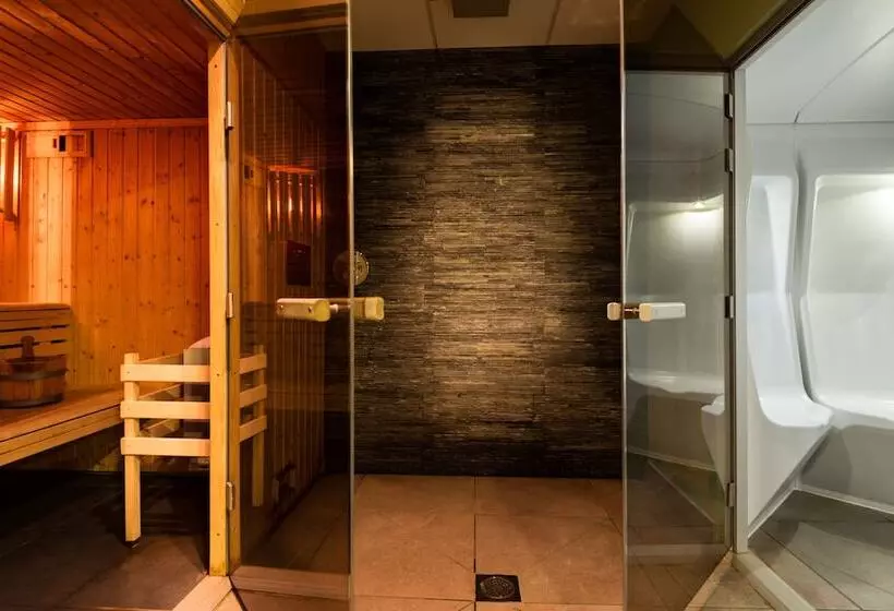 Отель Lagrange Vacances Le Roc Belle Face