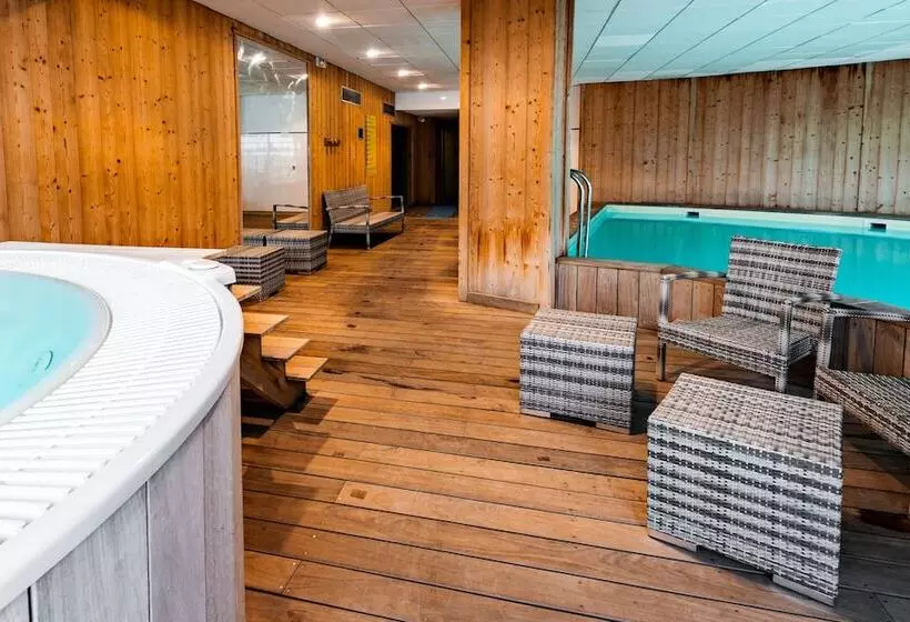 Отель Lagrange Vacances Le Roc Belle Face