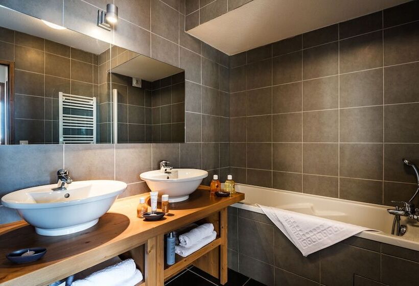 Отель Lagrange Vacances Le Roc Belle Face