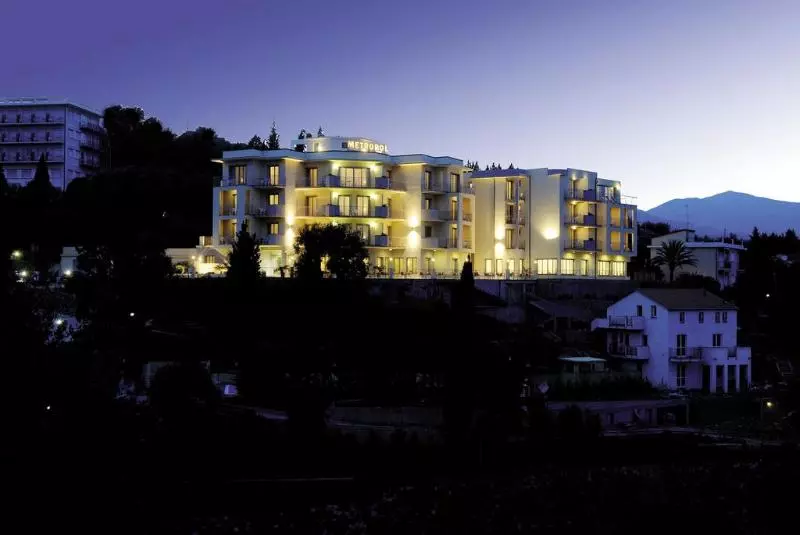Отель Metropol