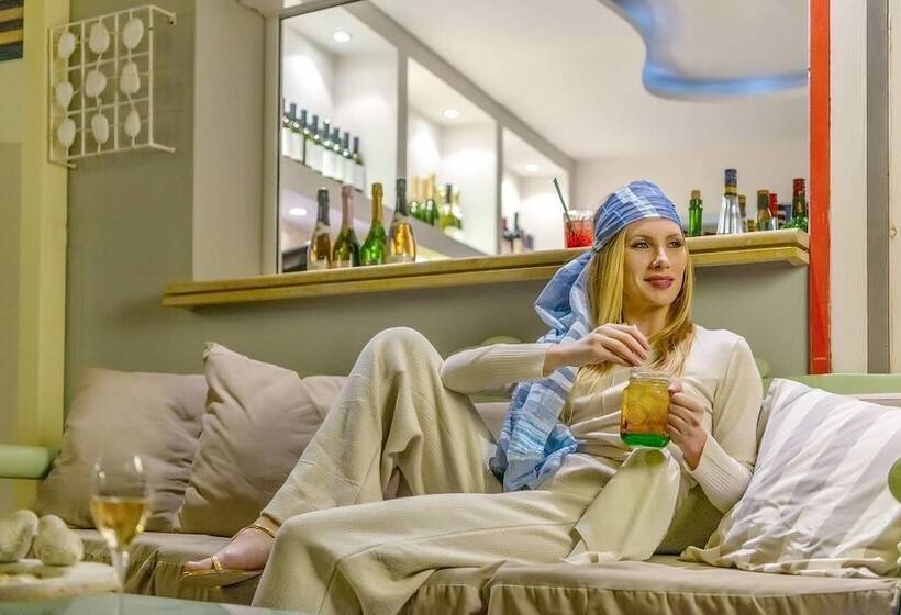 فندق Nissaki Beach