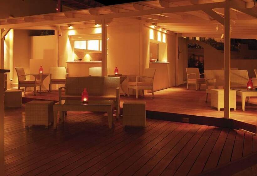 فندق Nissaki Beach