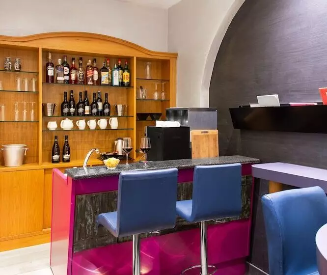 هتل Piazza Di Spagna