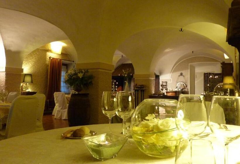 בית מלון כפרי Relais Del Castello Di Oviglio