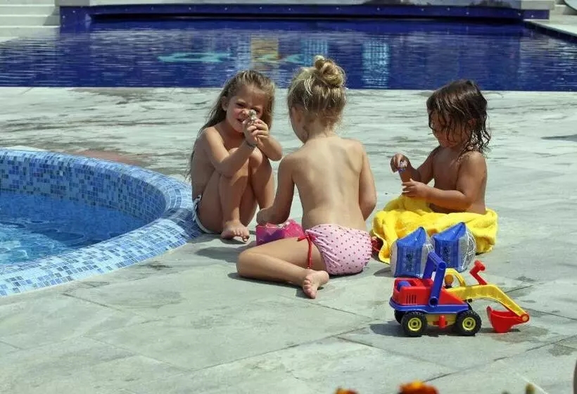 בית מלון כפרי Sailing Center