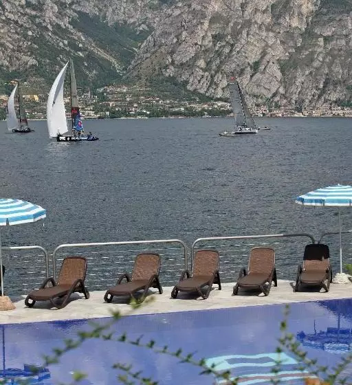 בית מלון כפרי Sailing Center