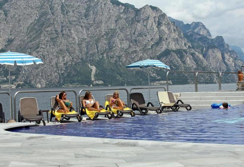 בית מלון כפרי Sailing Center