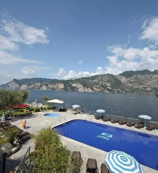 בית מלון כפרי Sailing Center