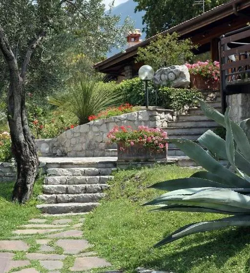 בית מלון כפרי Sailing Center