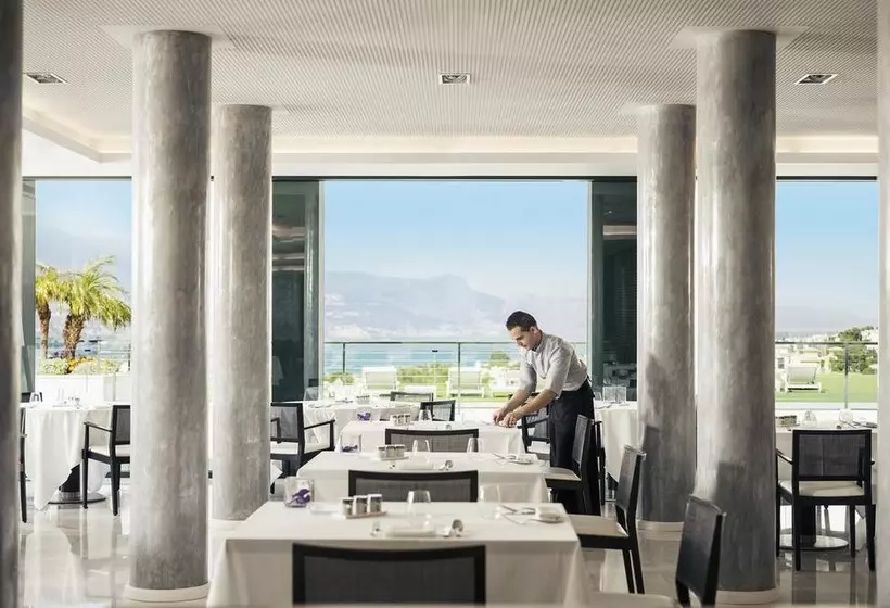 Отель Sha Wellness Clinic