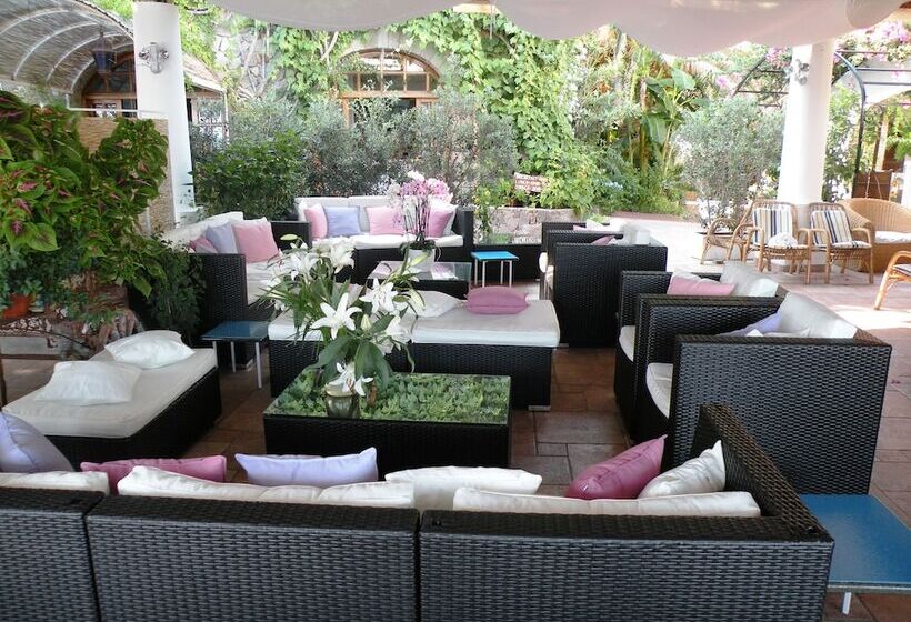 La Piazza Luxury Hotel & Spa