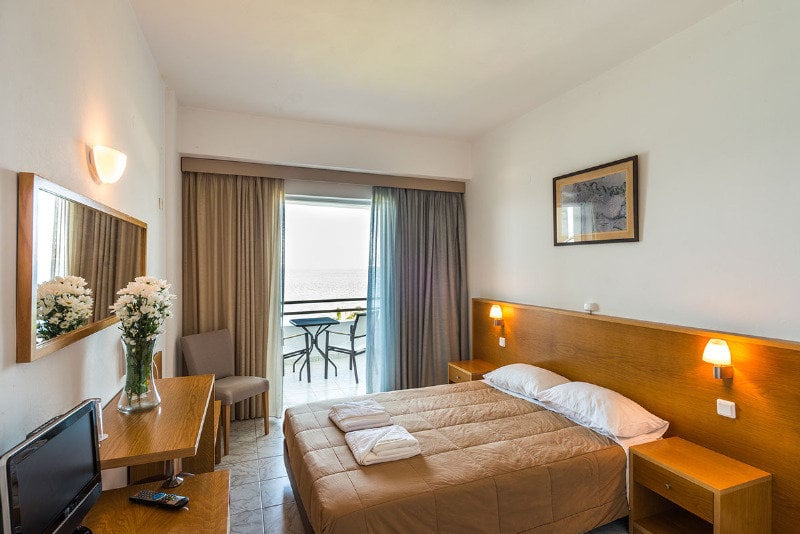 Niforeika Beach Hotel & Bungalows