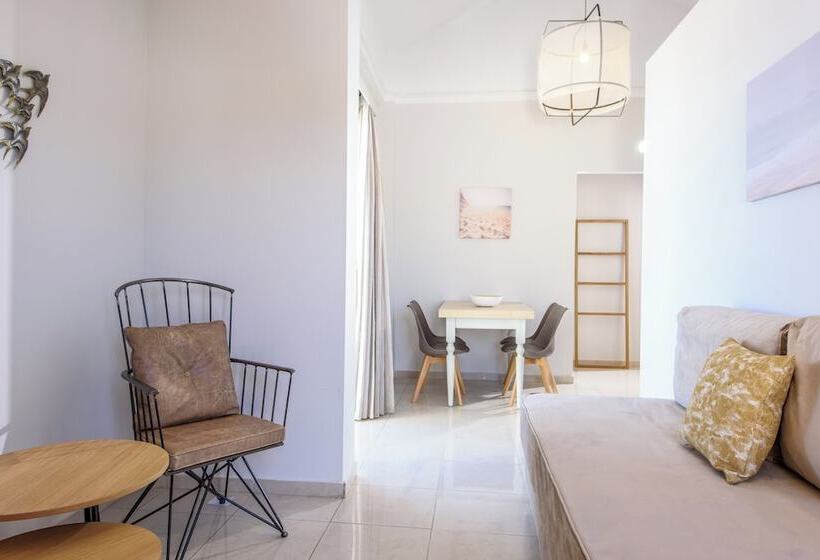 هتل Caldera Village