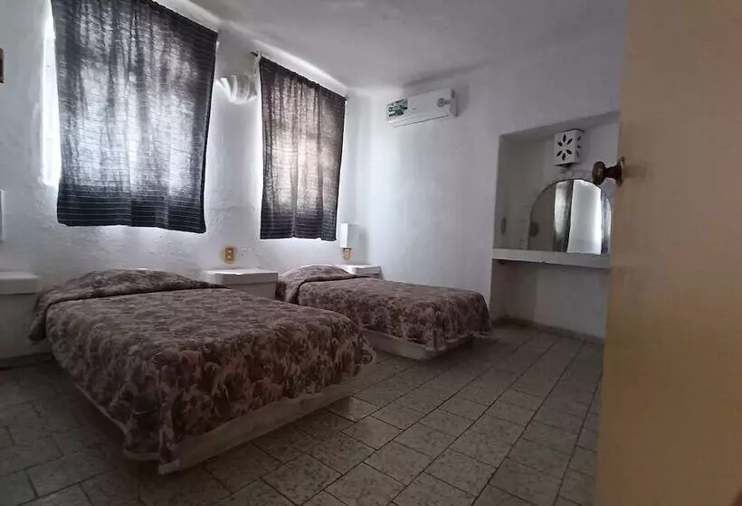 ホテル Suites La Audiencia